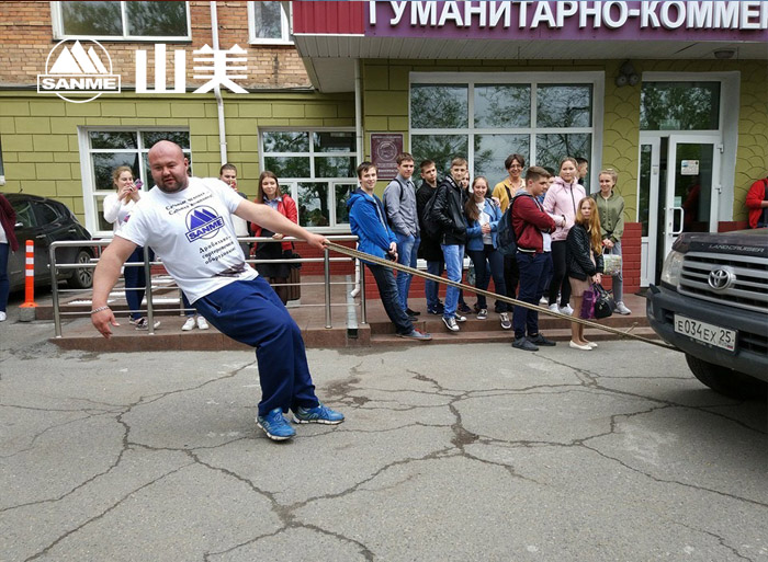 山美破碎机力量代言人-欧洲大力士伊万.萨夫金