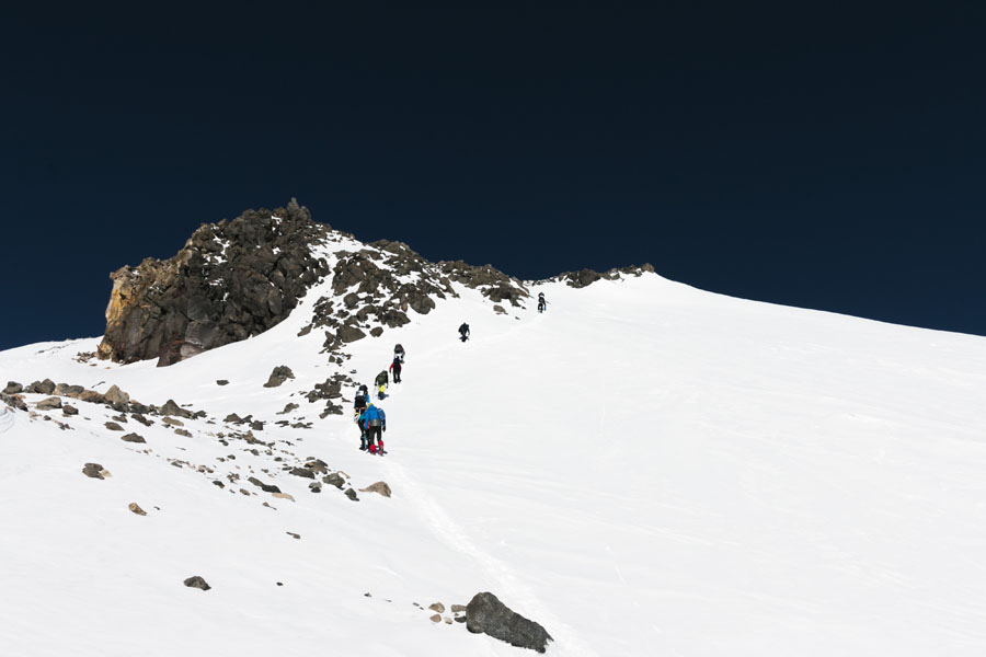 骄傲！山美股份欧洲员工勇攀欧洲第一峰-厄尔布鲁士峰